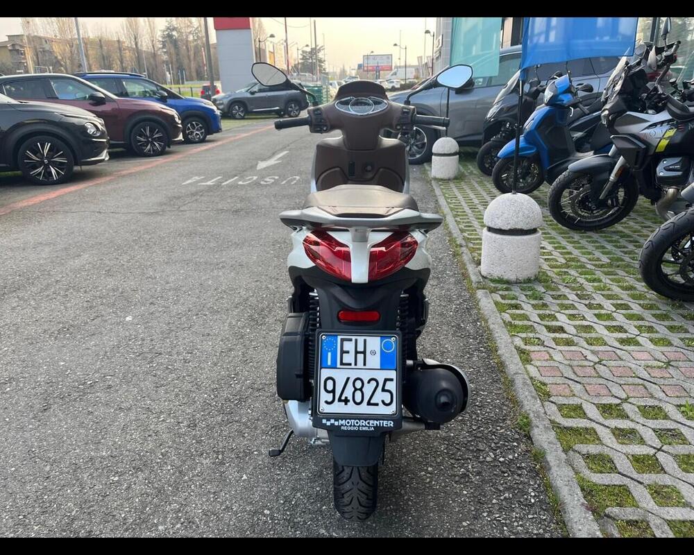 Piaggio Medley 125 ABS (2016 - 19) (6)