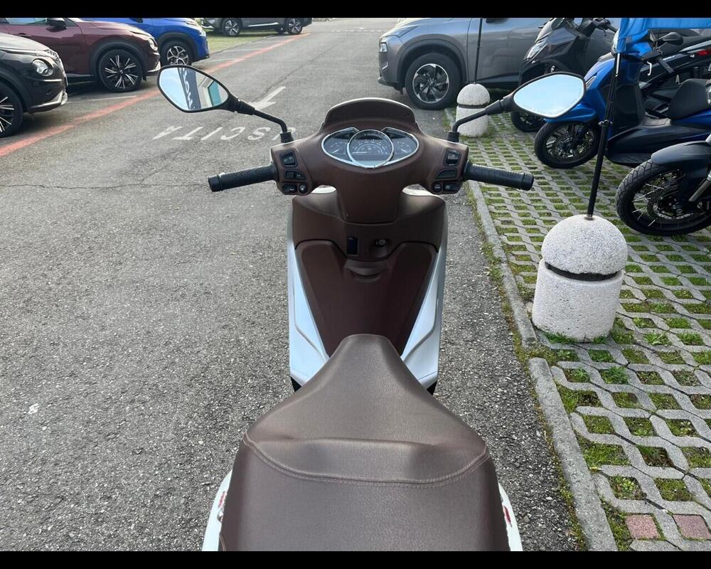 Piaggio Medley 125 ABS (2016 - 19) (13)