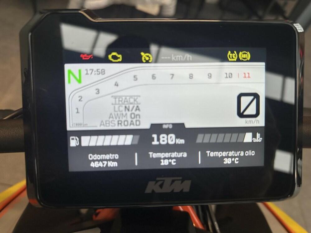 KTM 1290 Super Duke R (2022 - 23) (9)