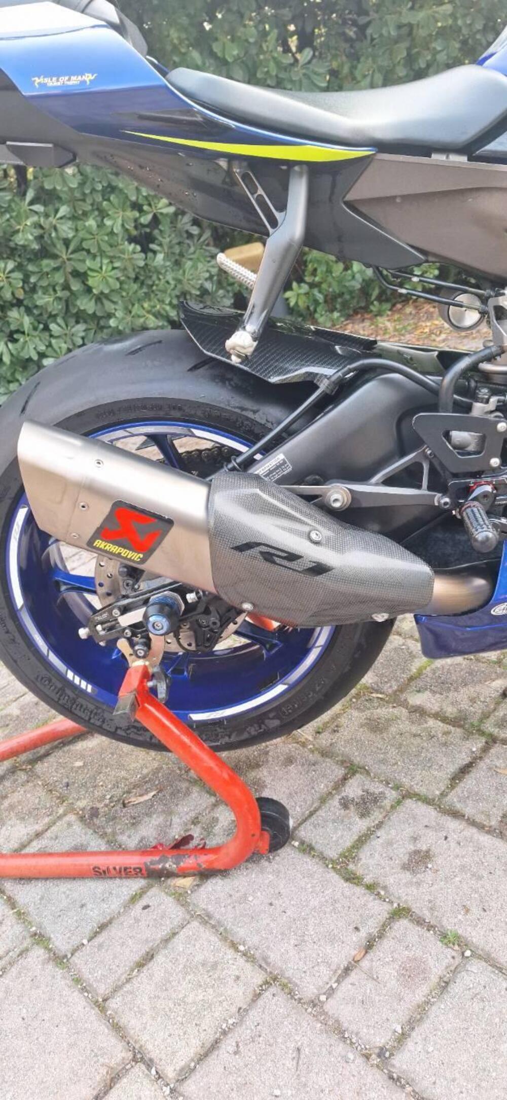 Yamaha YZF R1 (2015 - 16) (5)