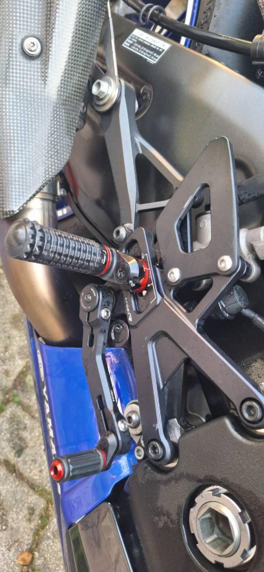 Yamaha YZF R1 (2015 - 16) (7)