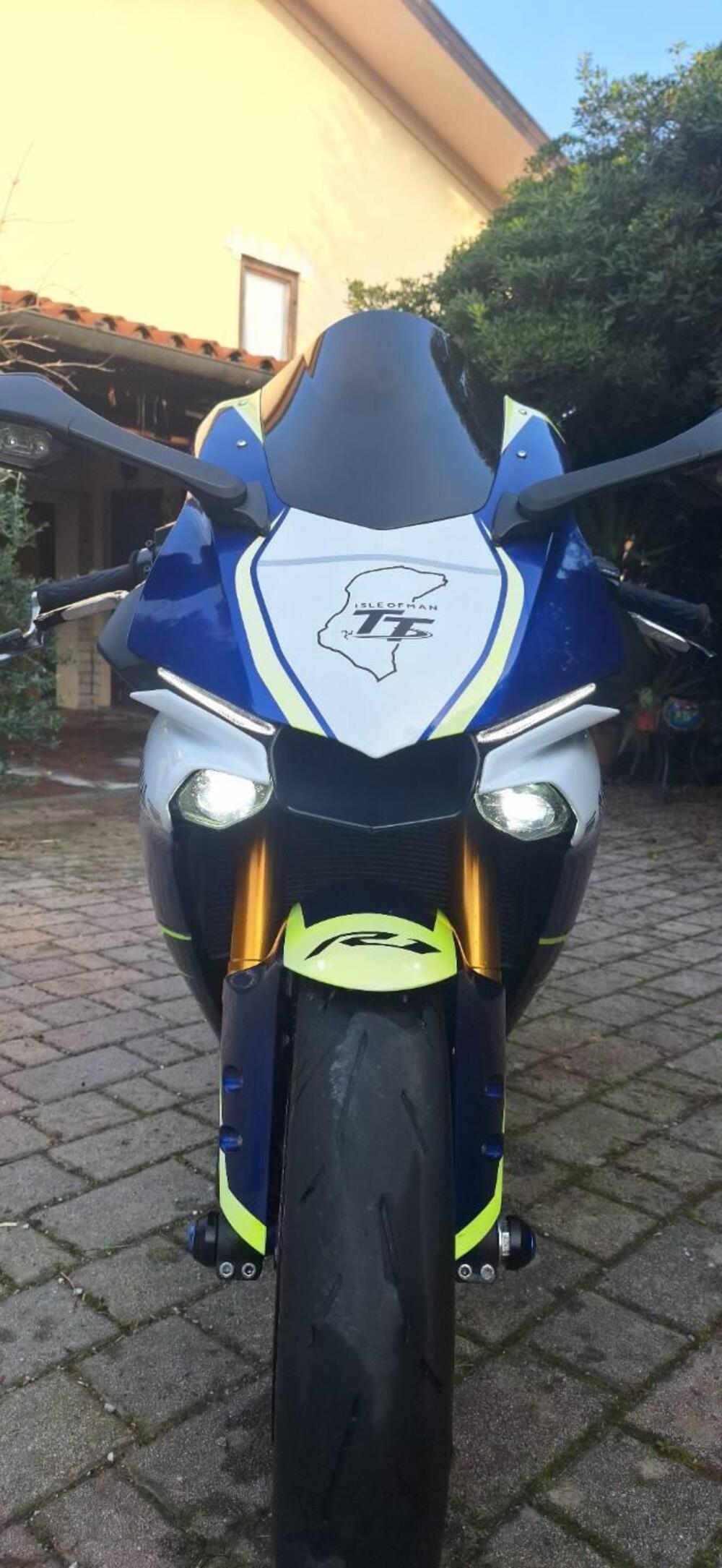 Yamaha YZF R1 (2015 - 16) (13)