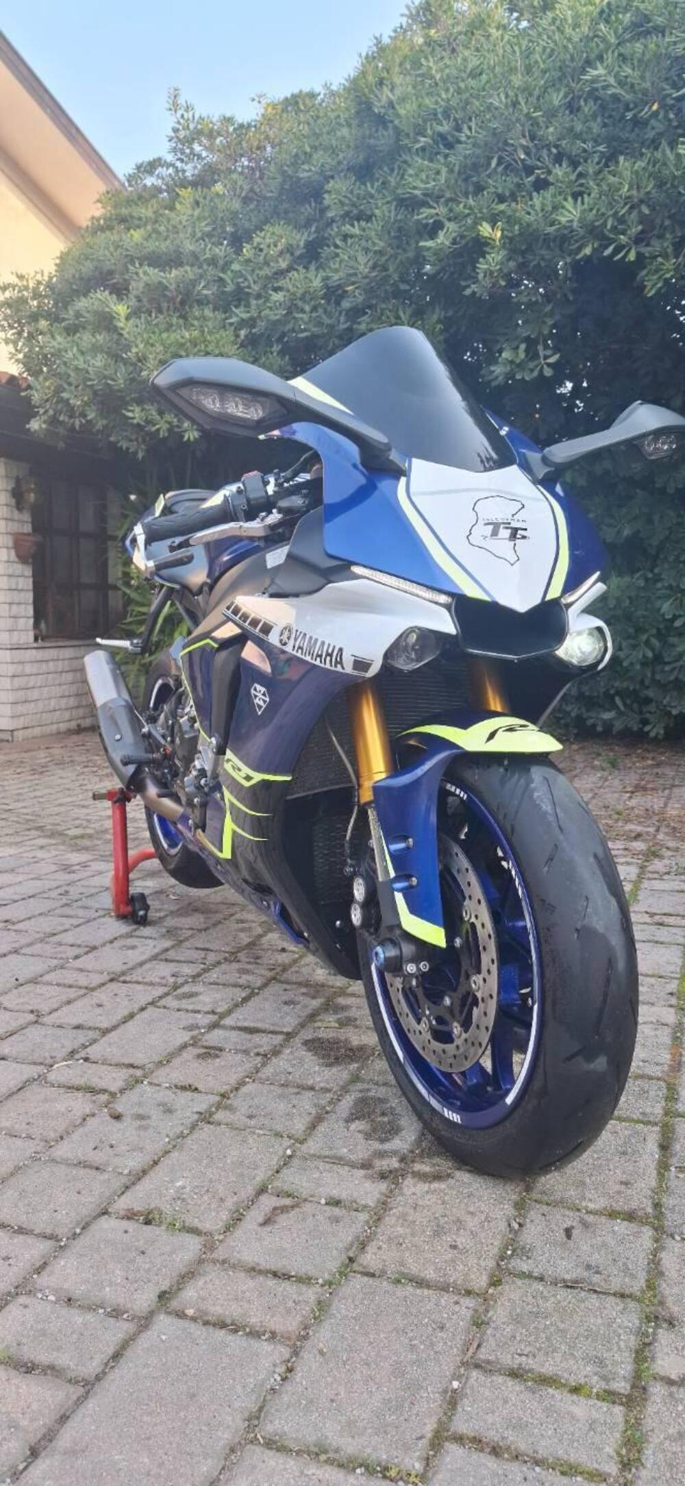 Yamaha YZF R1 (2015 - 16) (14)