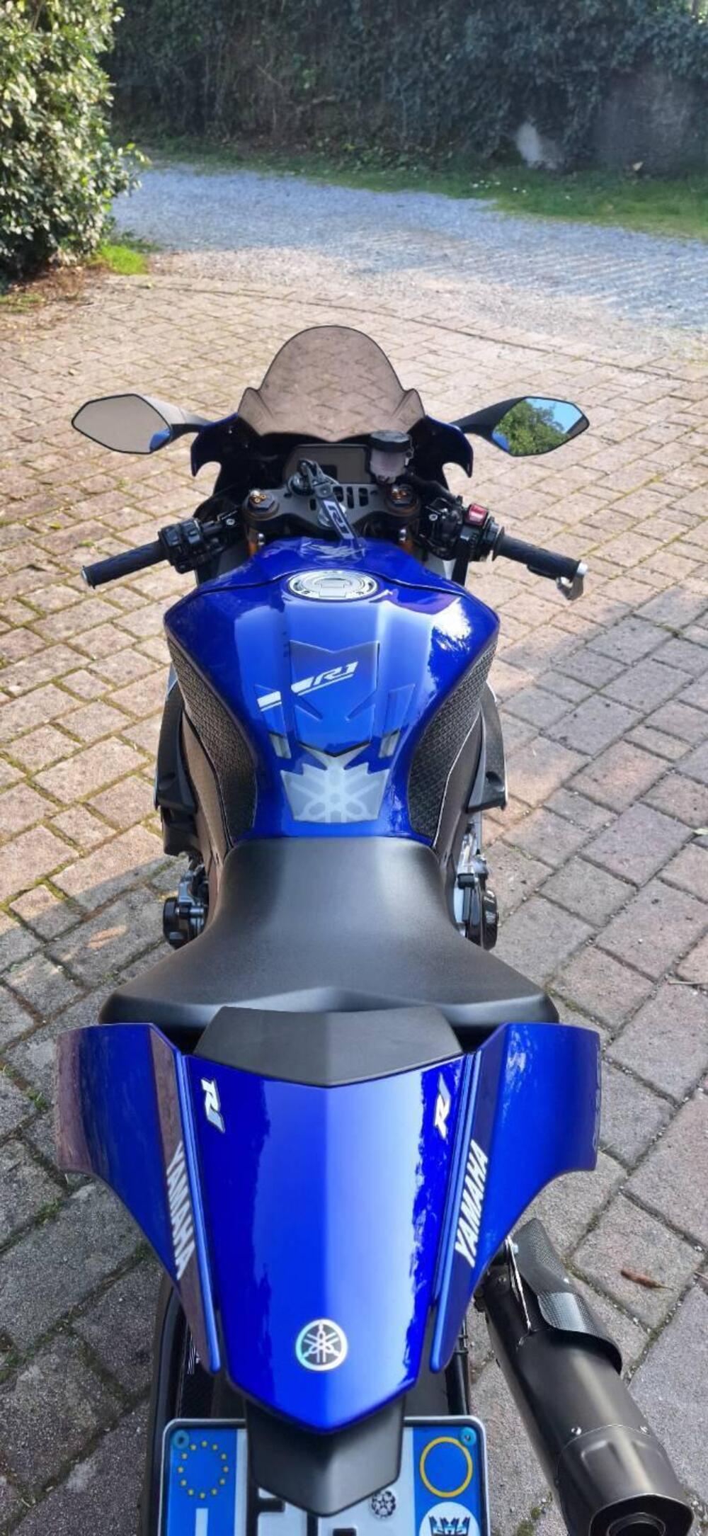 Yamaha YZF R1 (2015 - 16) (19)