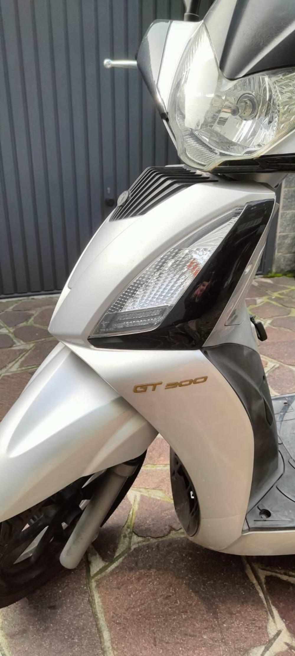 Kymco People 300i GT (2010 - 17) (3)