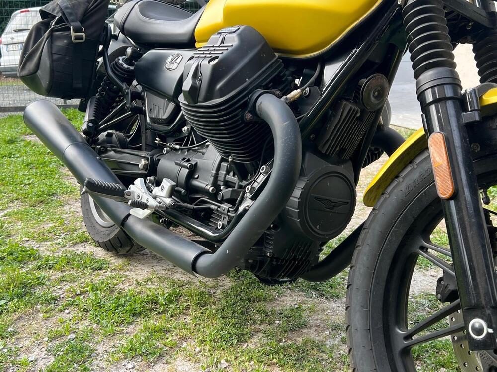 Moto Guzzi V7 Stone (2021 - 24) (11)