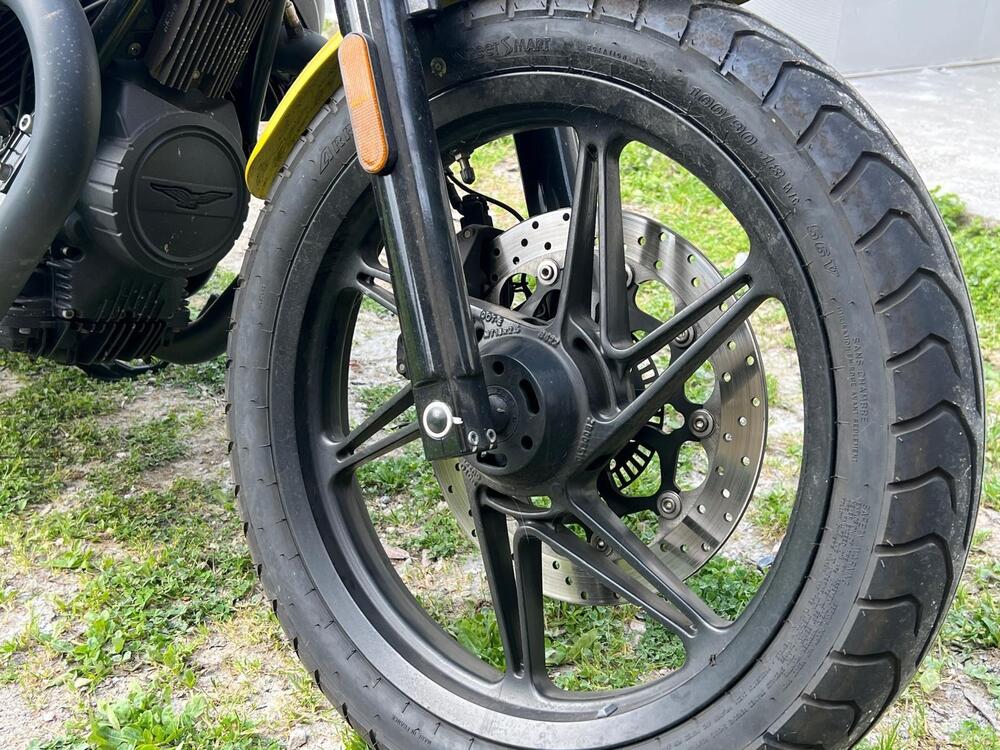 Moto Guzzi V7 Stone (2021 - 24) (12)