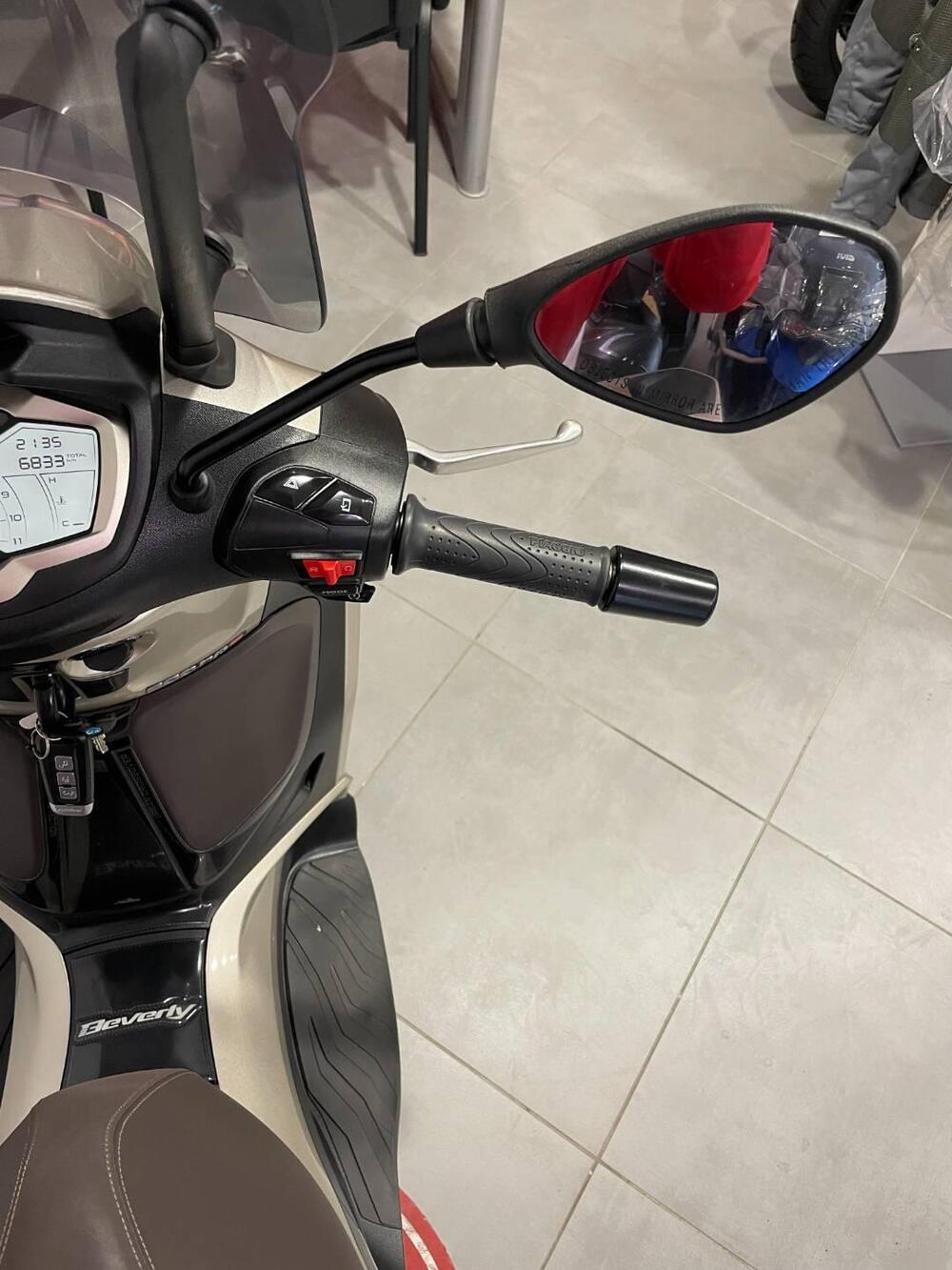 Piaggio Beverly 300 ABS-ASR (2021 - 25) (15)