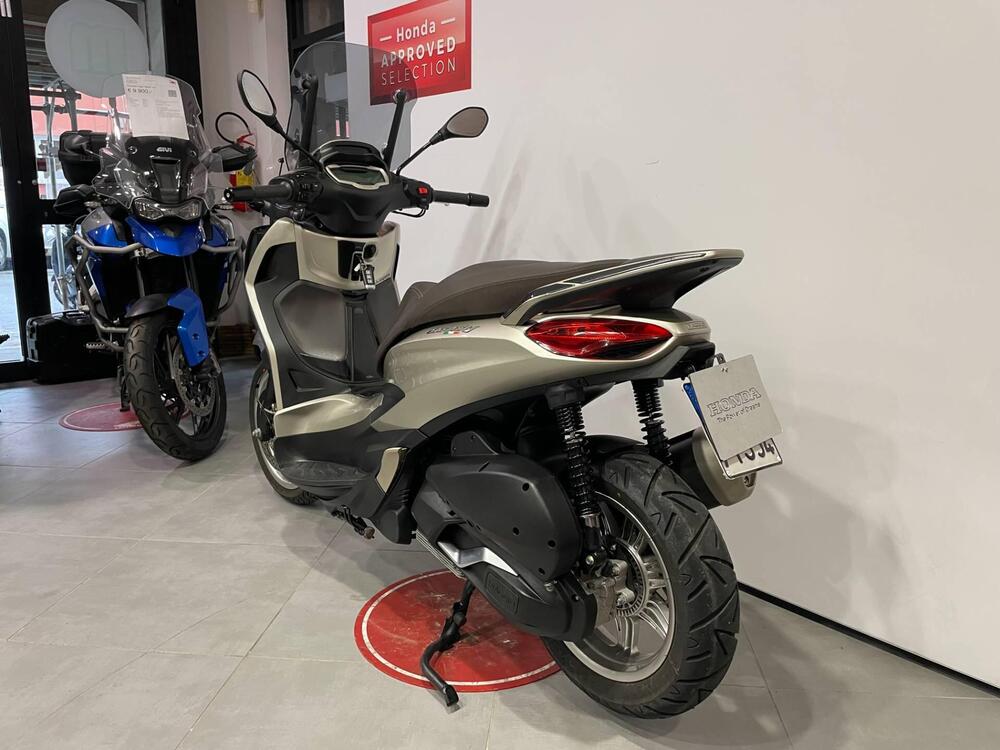 Piaggio Beverly 300 ABS-ASR (2021 - 25) (3)