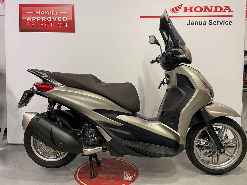 Piaggio Beverly 300 ABS-ASR (2021 - 25) (4)