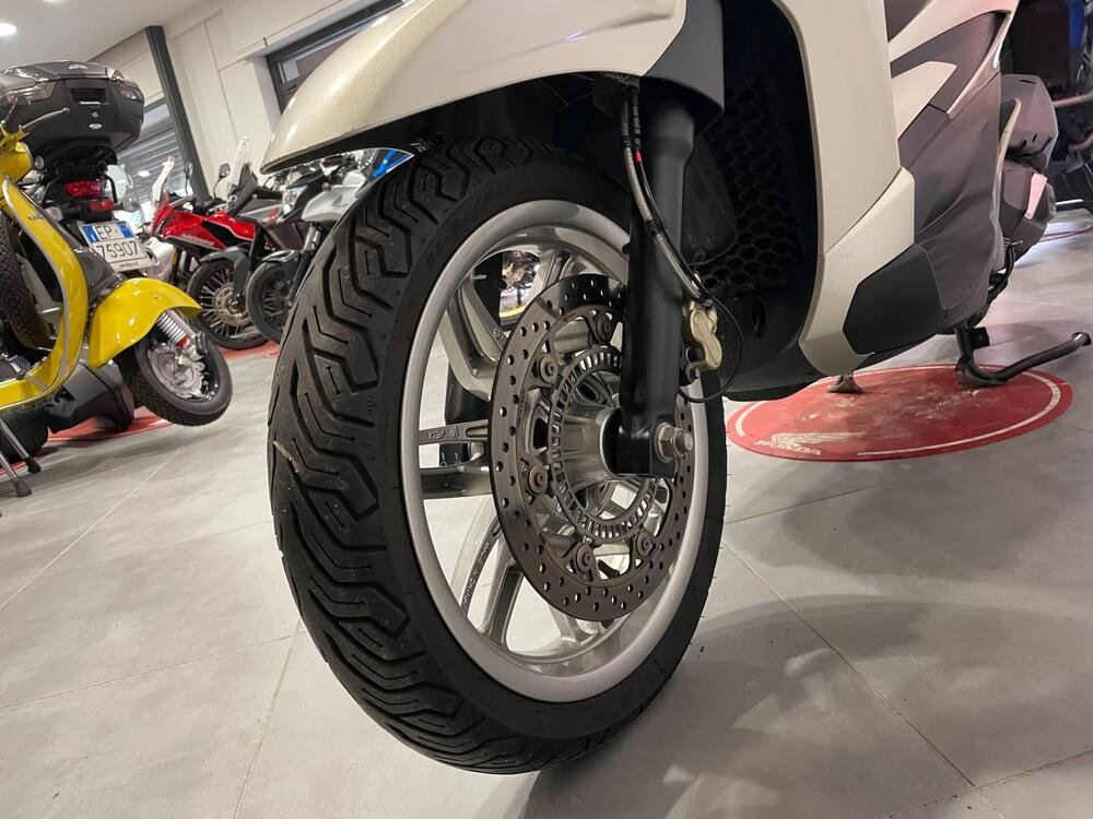 Piaggio Beverly 300 ABS-ASR (2021 - 25) (10)