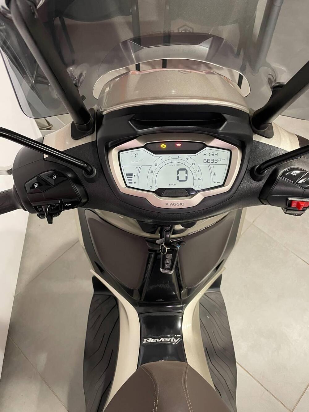 Piaggio Beverly 300 ABS-ASR (2021 - 25) (14)