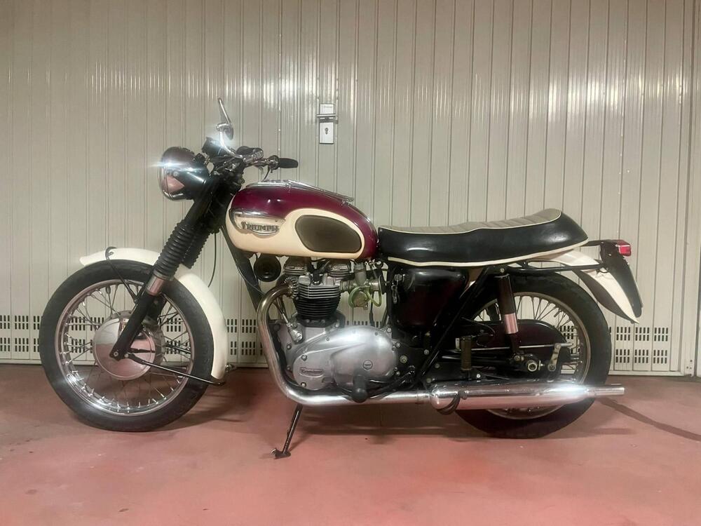 Triumph Bonneville T120 (2)