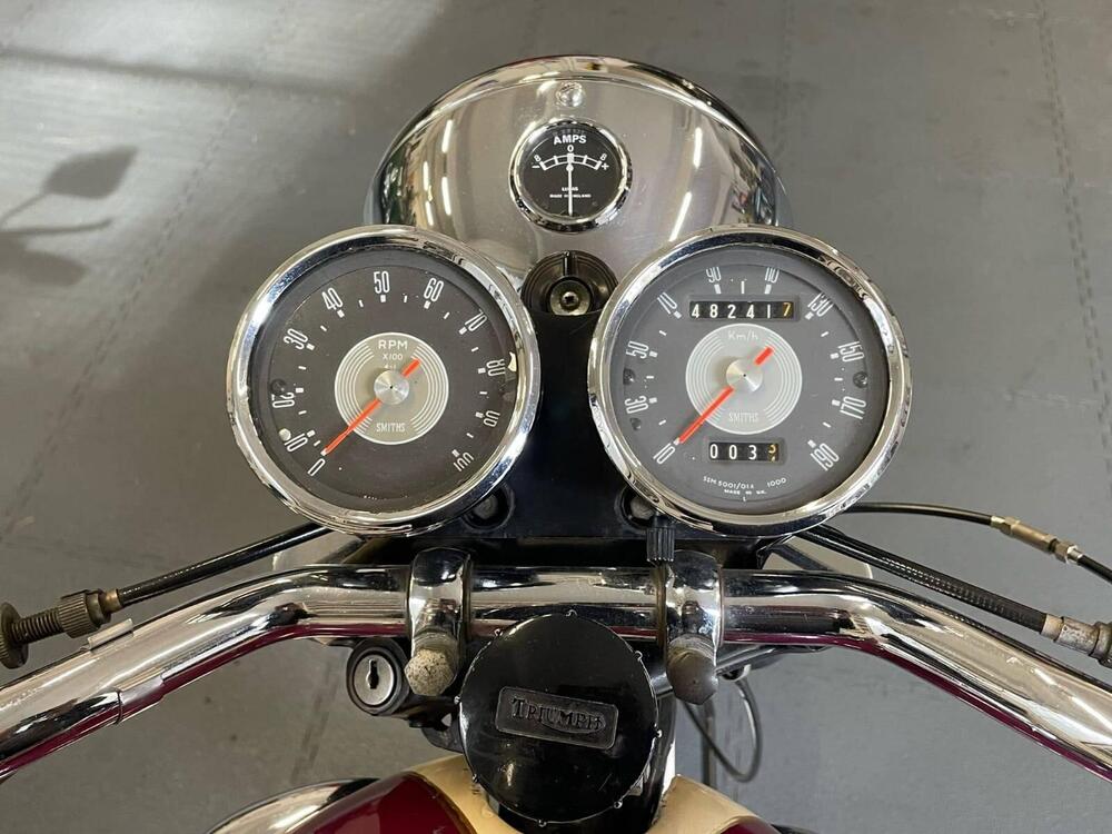 Triumph Bonneville T120 (10)