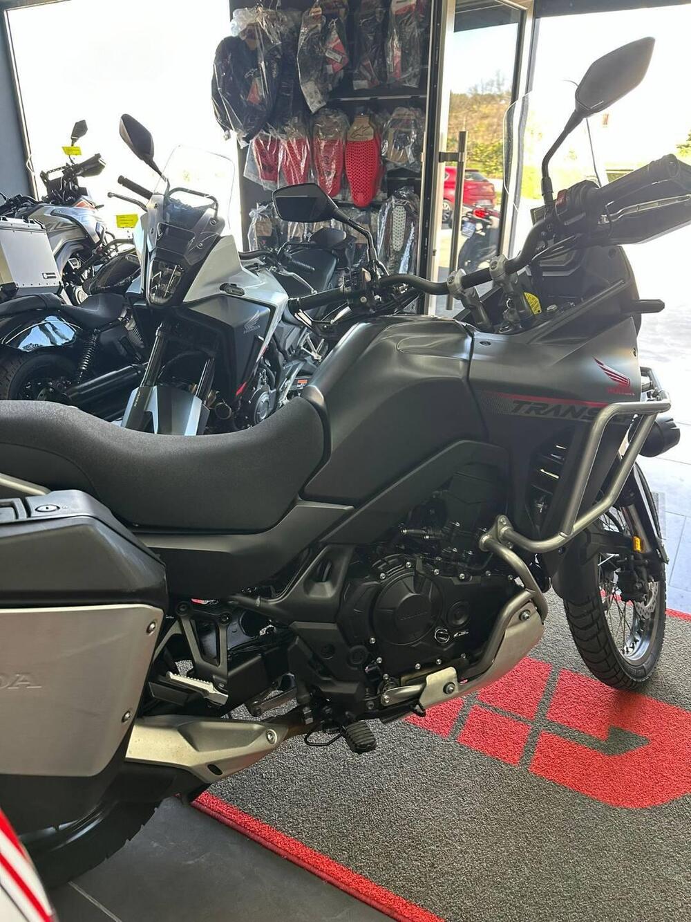 Honda Transalp XL750 (2023 - 24) (5)