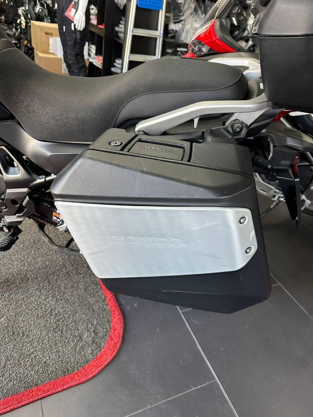 Honda Transalp XL750 (2023 - 24) (7)