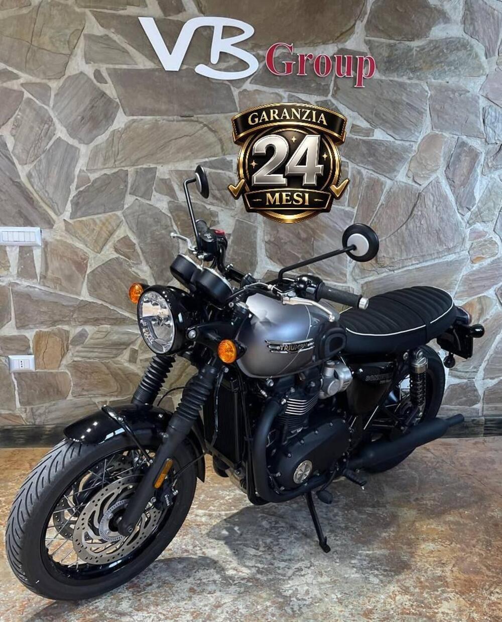 Triumph Bonneville T120 Black (2021 - 25) (3)