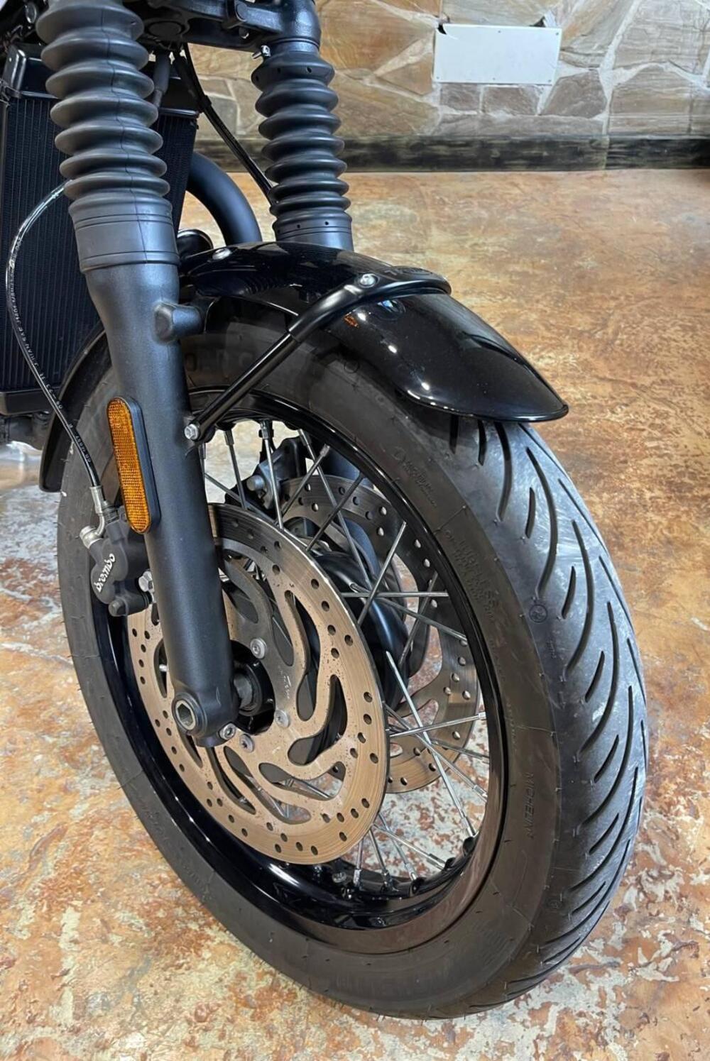 Triumph Bonneville T120 Black (2021 - 25) (9)