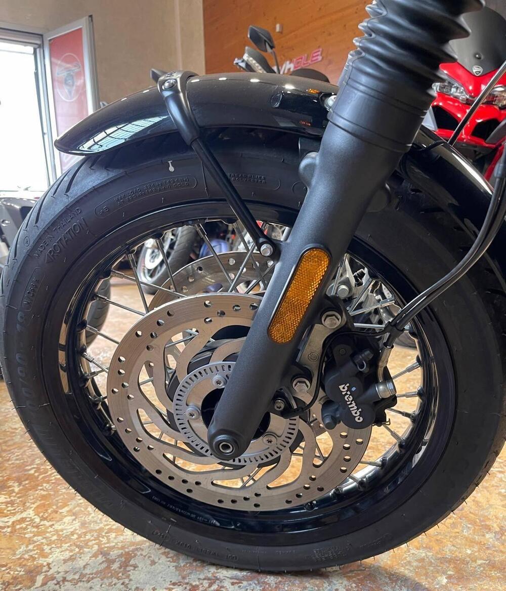 Triumph Bonneville T120 Black (2021 - 25) (17)