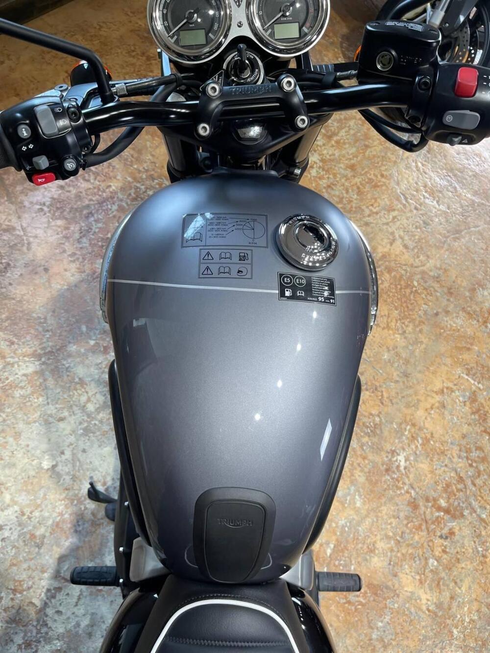 Triumph Bonneville T120 Black (2021 - 25) (18)