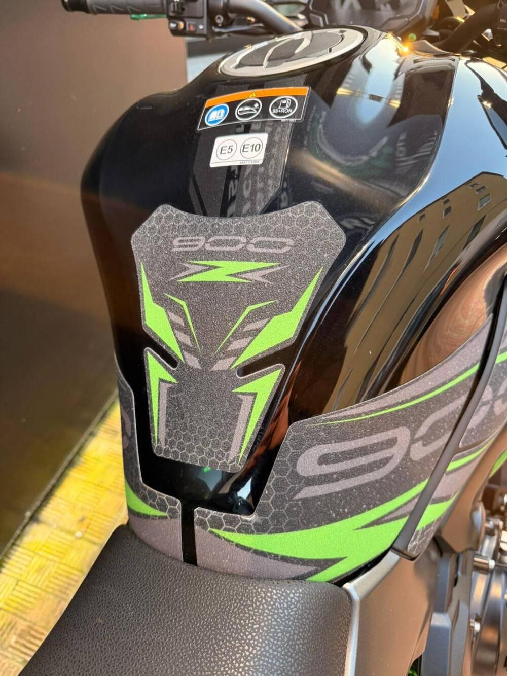 Kawasaki Z 900 (2021 - 24) (2)