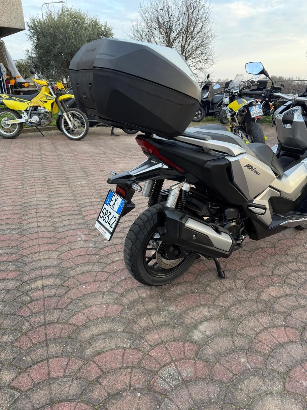 Honda ADV 350 (2022 - 24) (3)