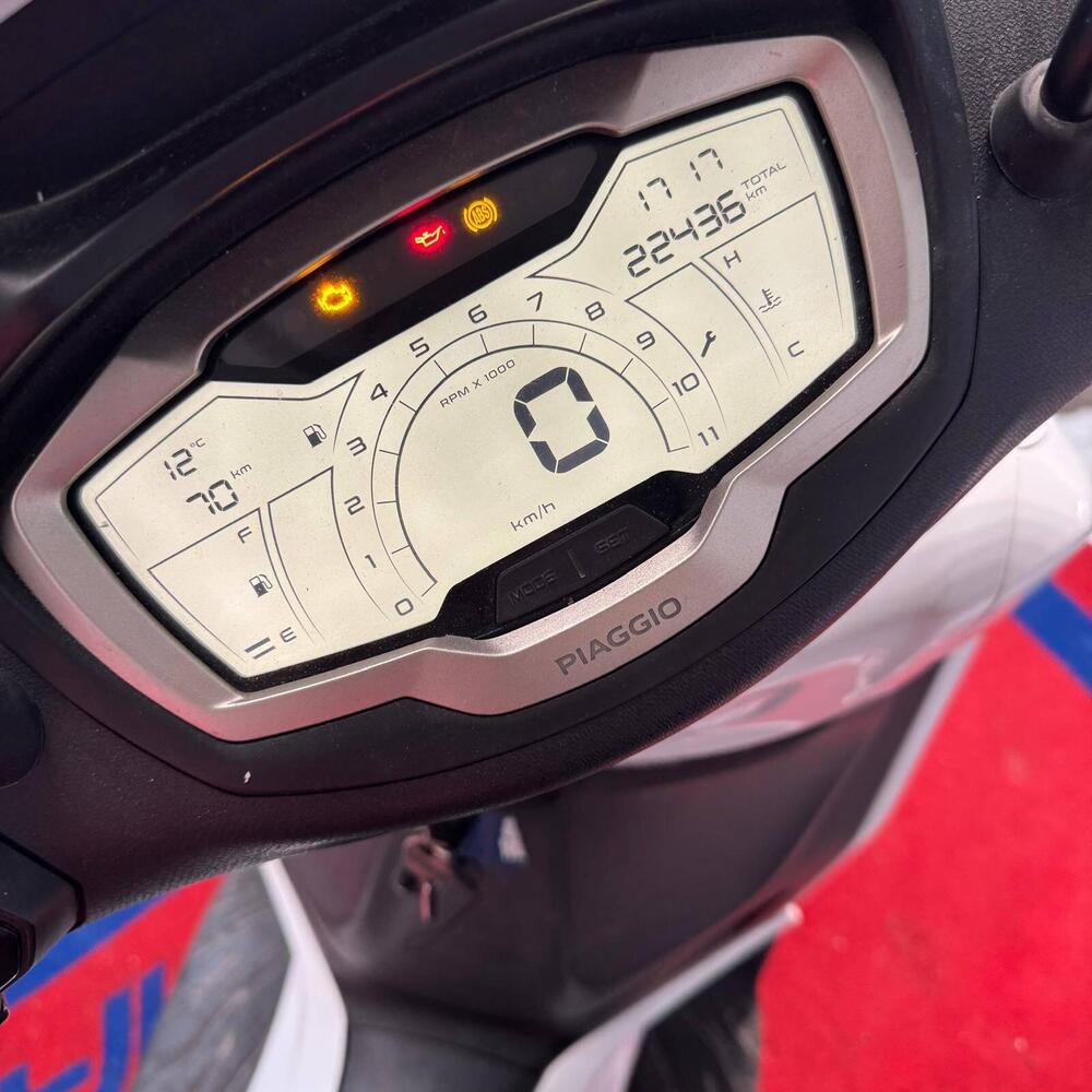 Piaggio Beverly 400 ABS-ASR (2021 - 24) (5)