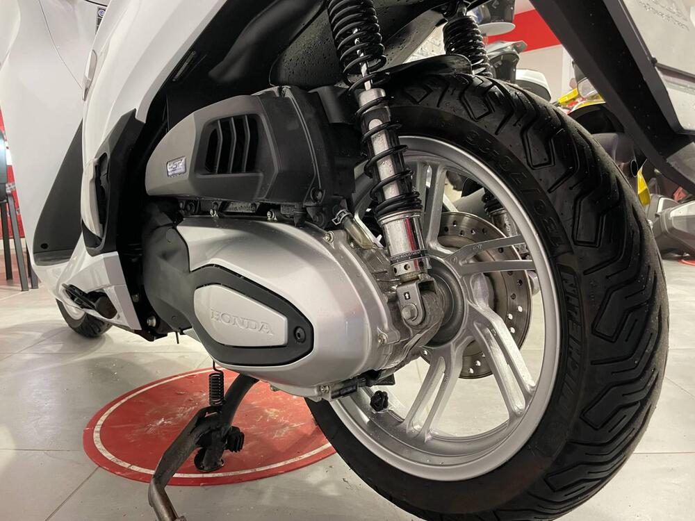 Honda SH 350 (2021 - 24) (10)