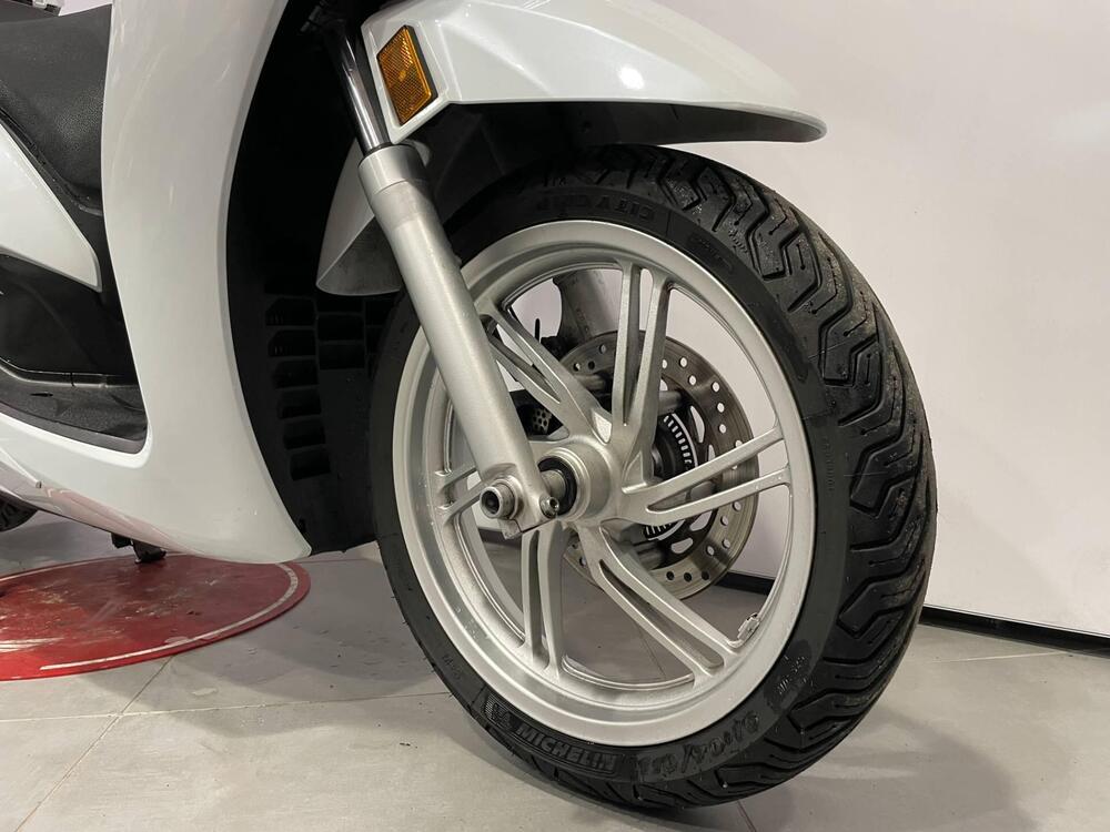 Honda SH 350 (2021 - 24) (11)