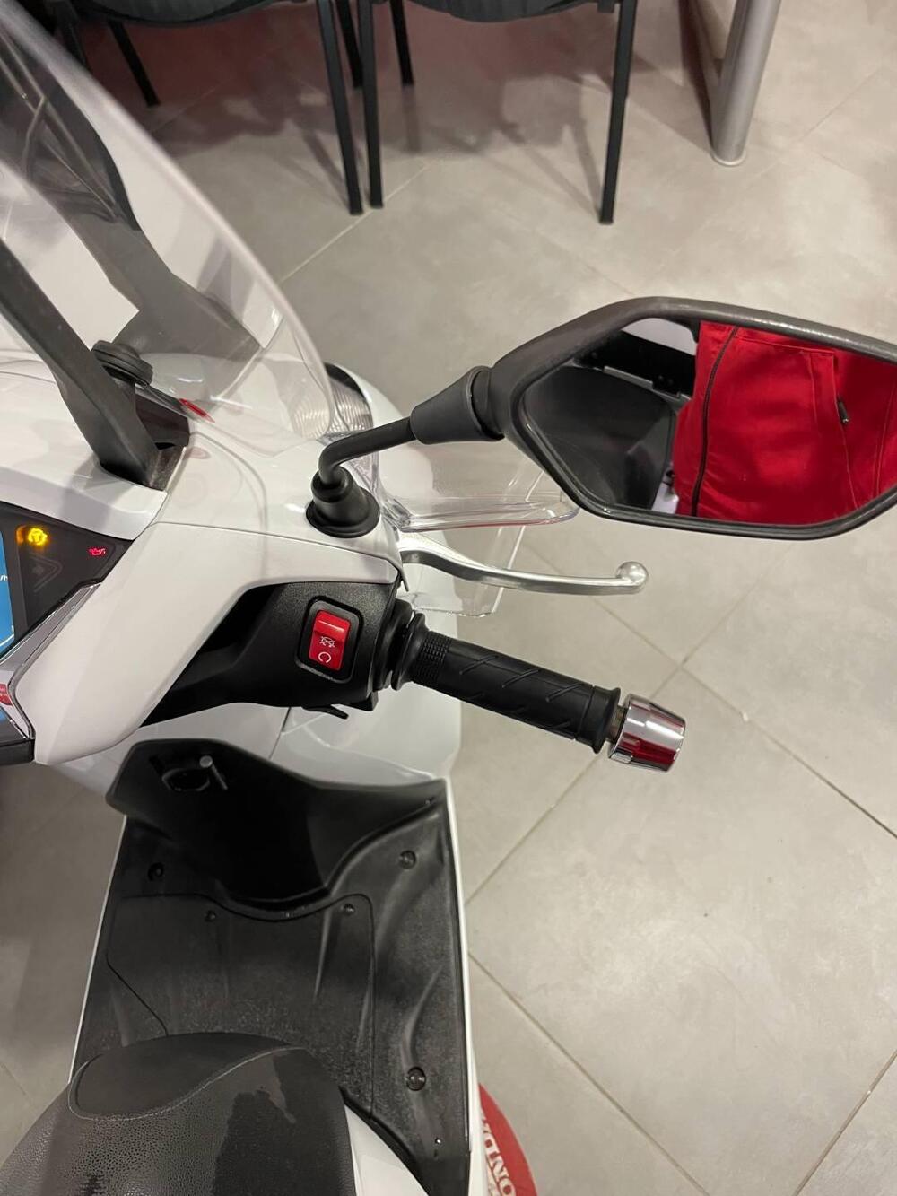 Honda SH 350 (2021 - 24) (15)