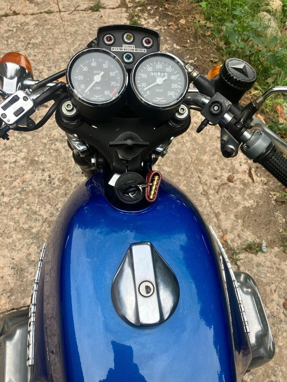 Moto Guzzi V7 Sport (5)