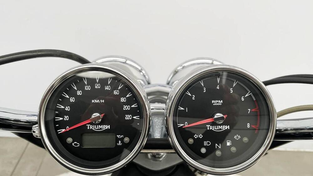 Triumph Rocket 3 Classic (2006 - 11) (10)