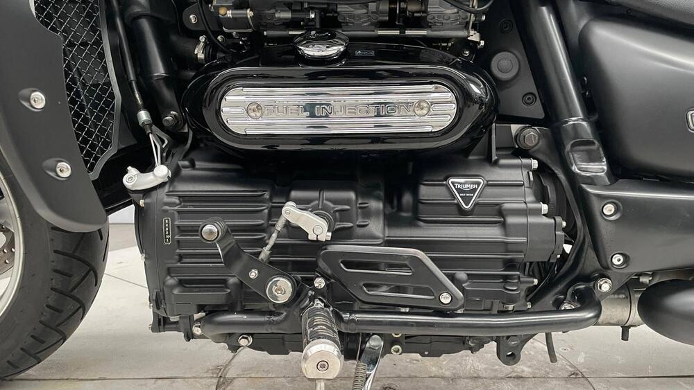 Triumph Rocket 3 Classic (2006 - 11) (4)