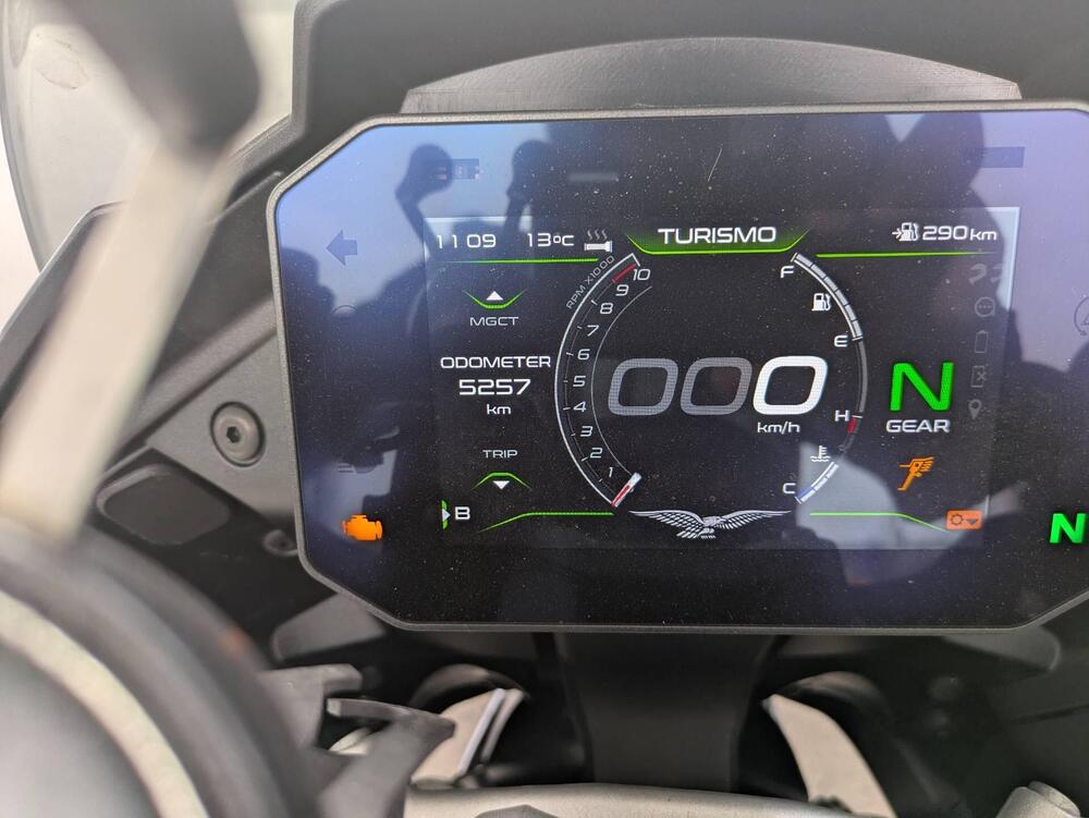 Moto Guzzi V100 Mandello (2022 - 24) (2)