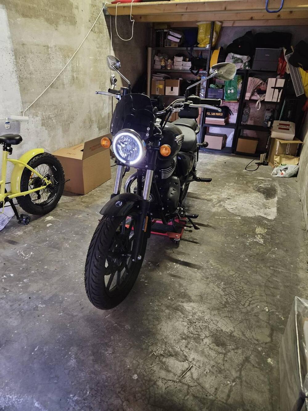 Royal Enfield Meteor 350 (2021 - 26) (9)