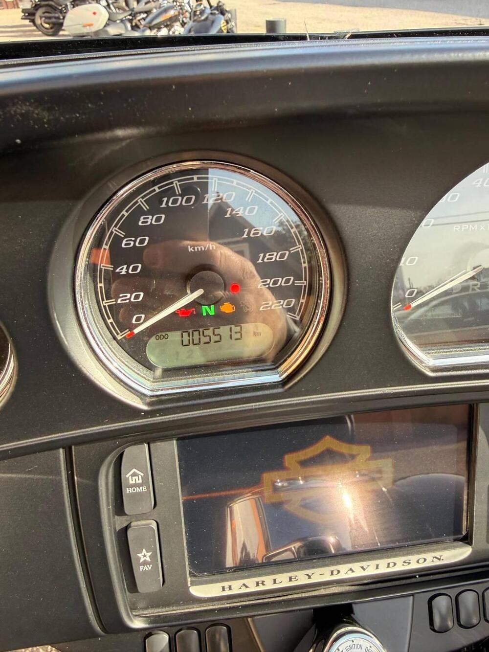 Harley-Davidson 107 Tri Glide Ultra (2017 - 18) - FLHTCUTG (7)