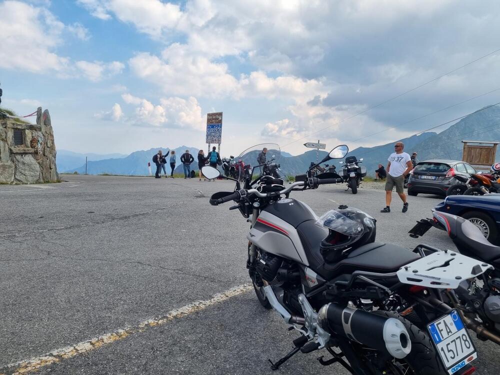 Moto Guzzi V85 TT Travel (2021 - 23)