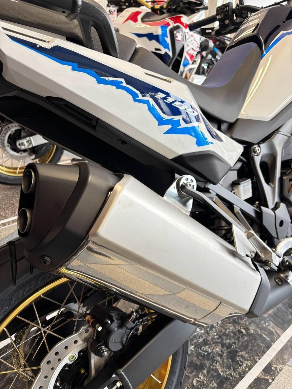 Honda Africa Twin CRF 1100L ES (2024 - 26) (5)