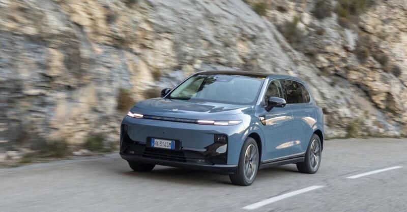 Leapmotor B10: nuovo aggiornamento OTA introduce One-Pedal Driving, CarPlay e Android Auto