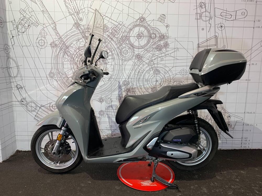 Honda SH 150i (2024 - 25) (2)