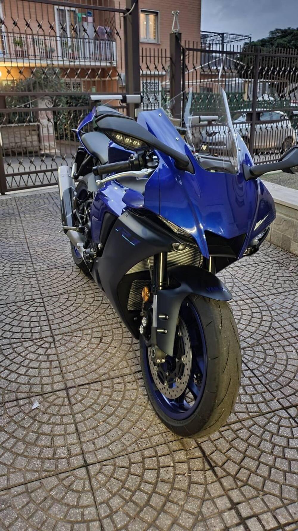 Yamaha YZF R1 (2020 - 25) (4)