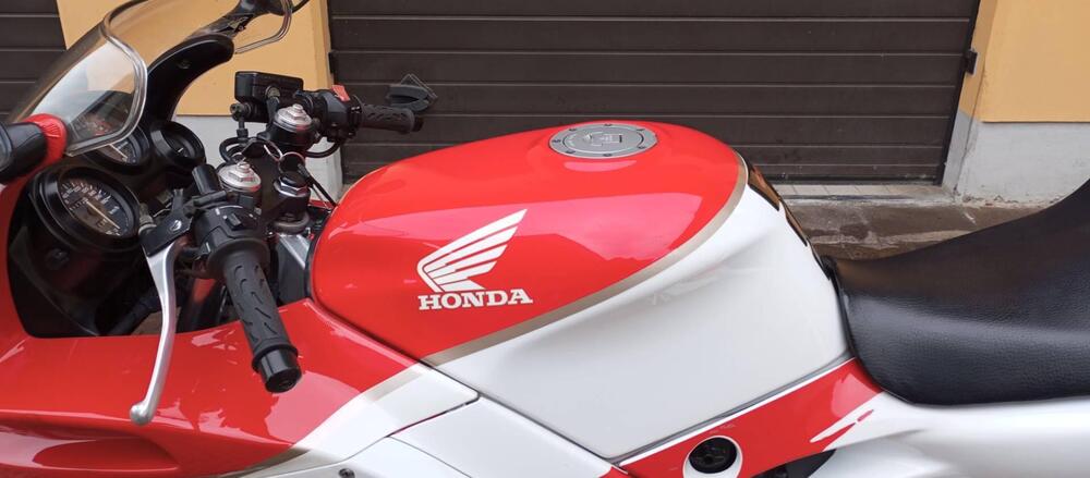 Honda CBR 600 F2 (8)