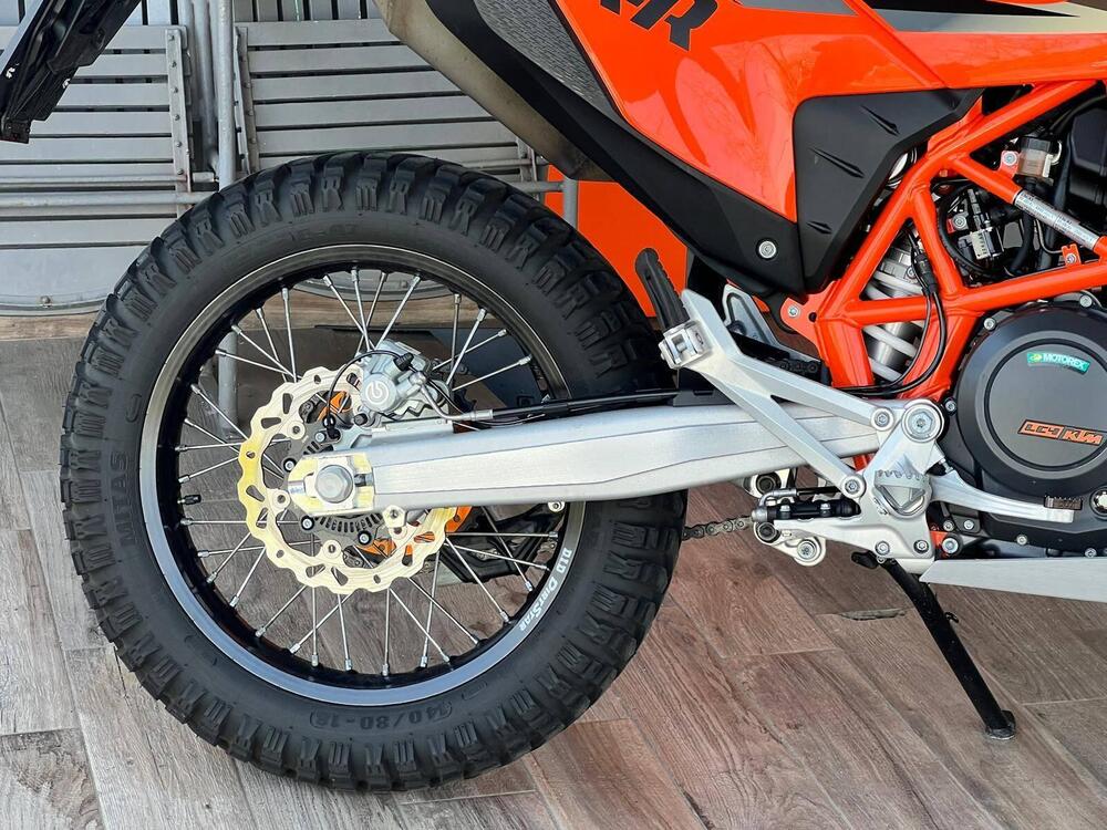 KTM 690 Enduro R (2022 - 25) (4)