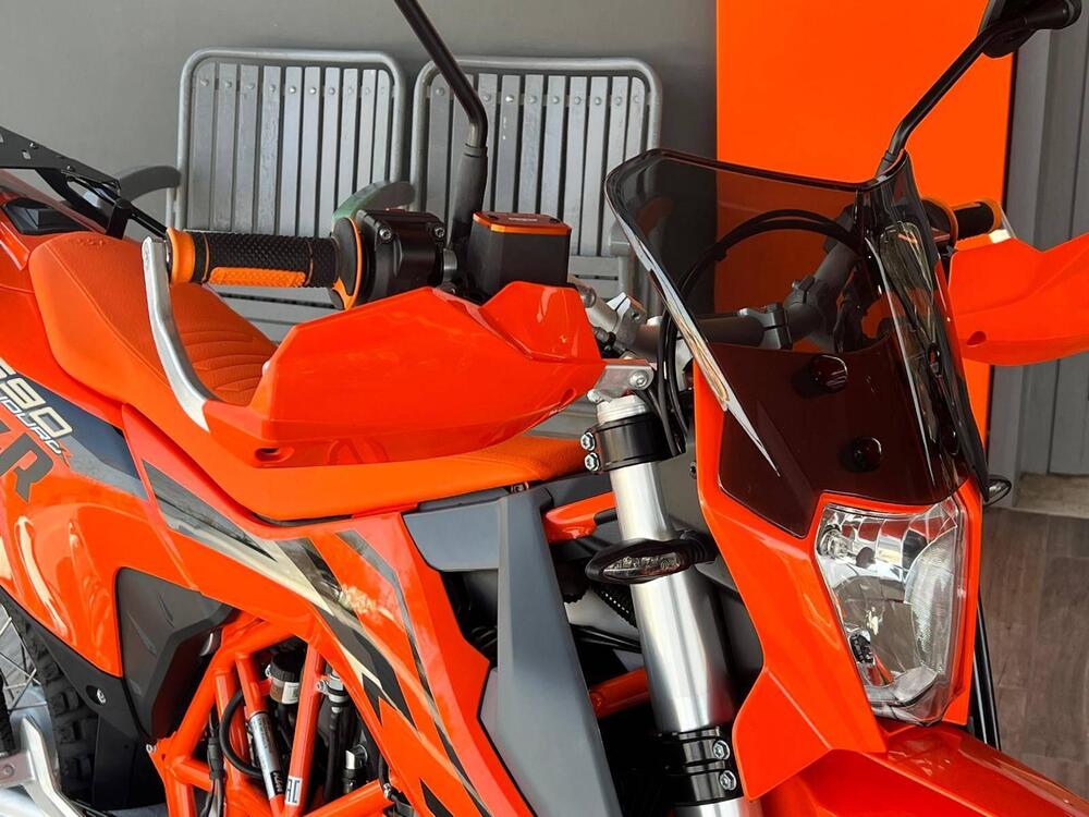KTM 690 Enduro R (2022 - 25) (8)