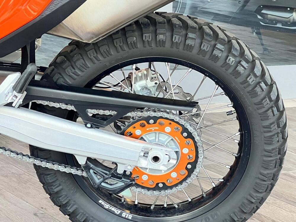 KTM 690 Enduro R (2022 - 25) (11)