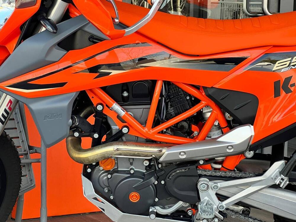 KTM 690 Enduro R (2022 - 25) (10)