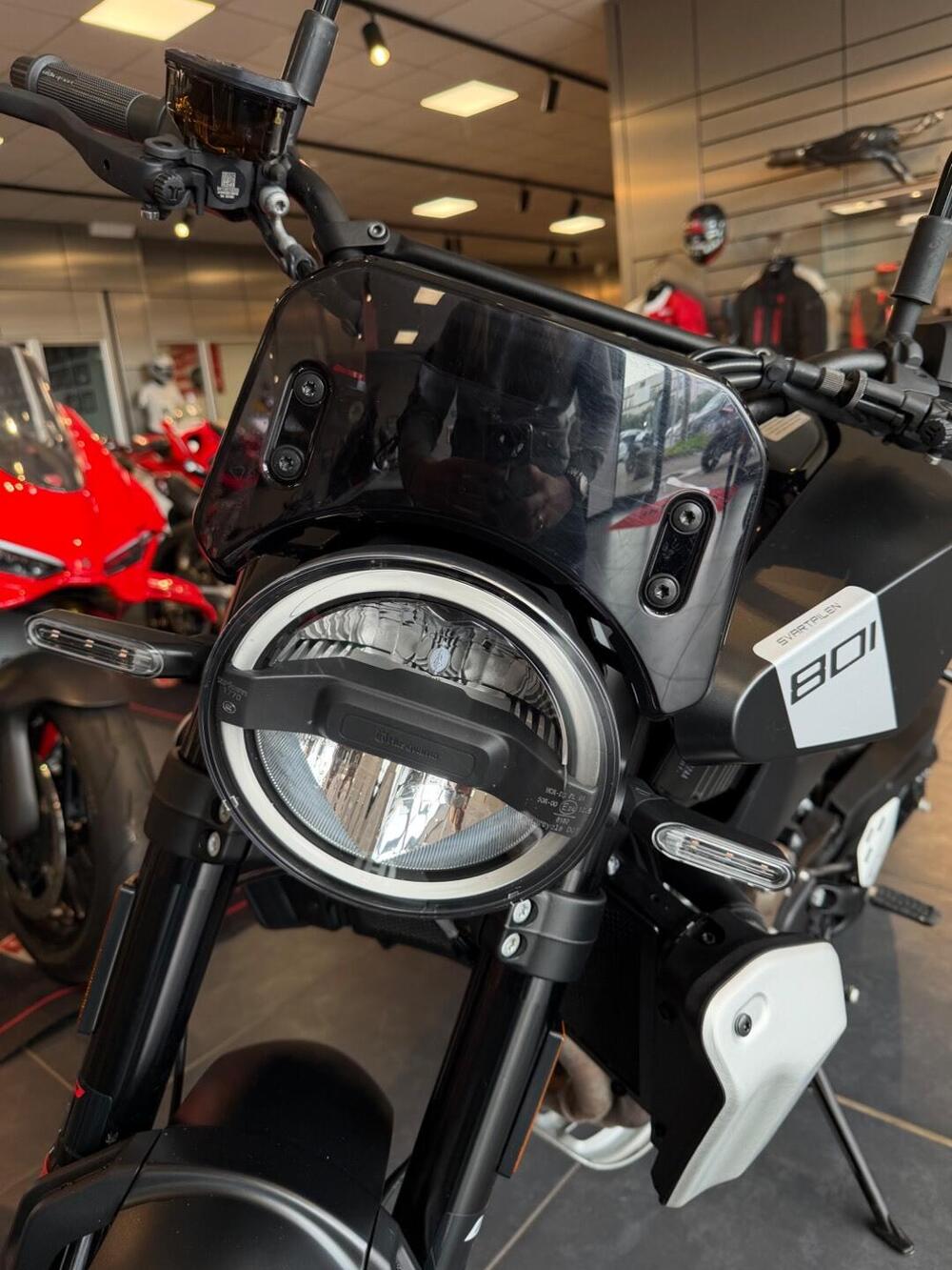 Husqvarna Svartpilen 801 (2024 - 26) (5)