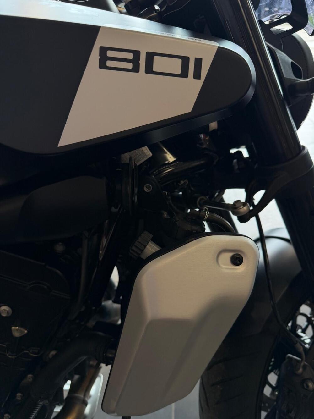 Husqvarna Svartpilen 801 (2024 - 26) (7)