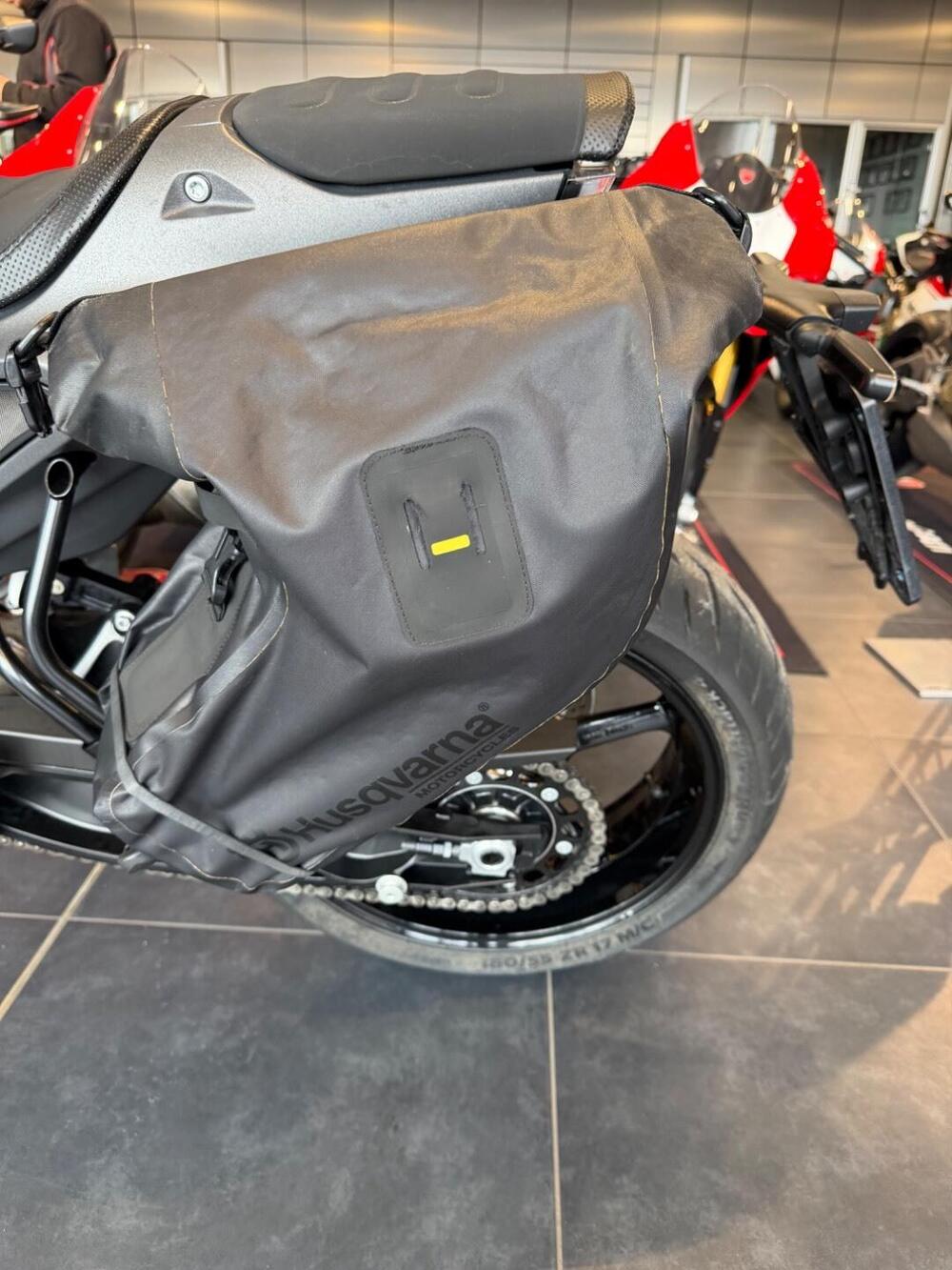 Husqvarna Svartpilen 801 (2024 - 26) (10)