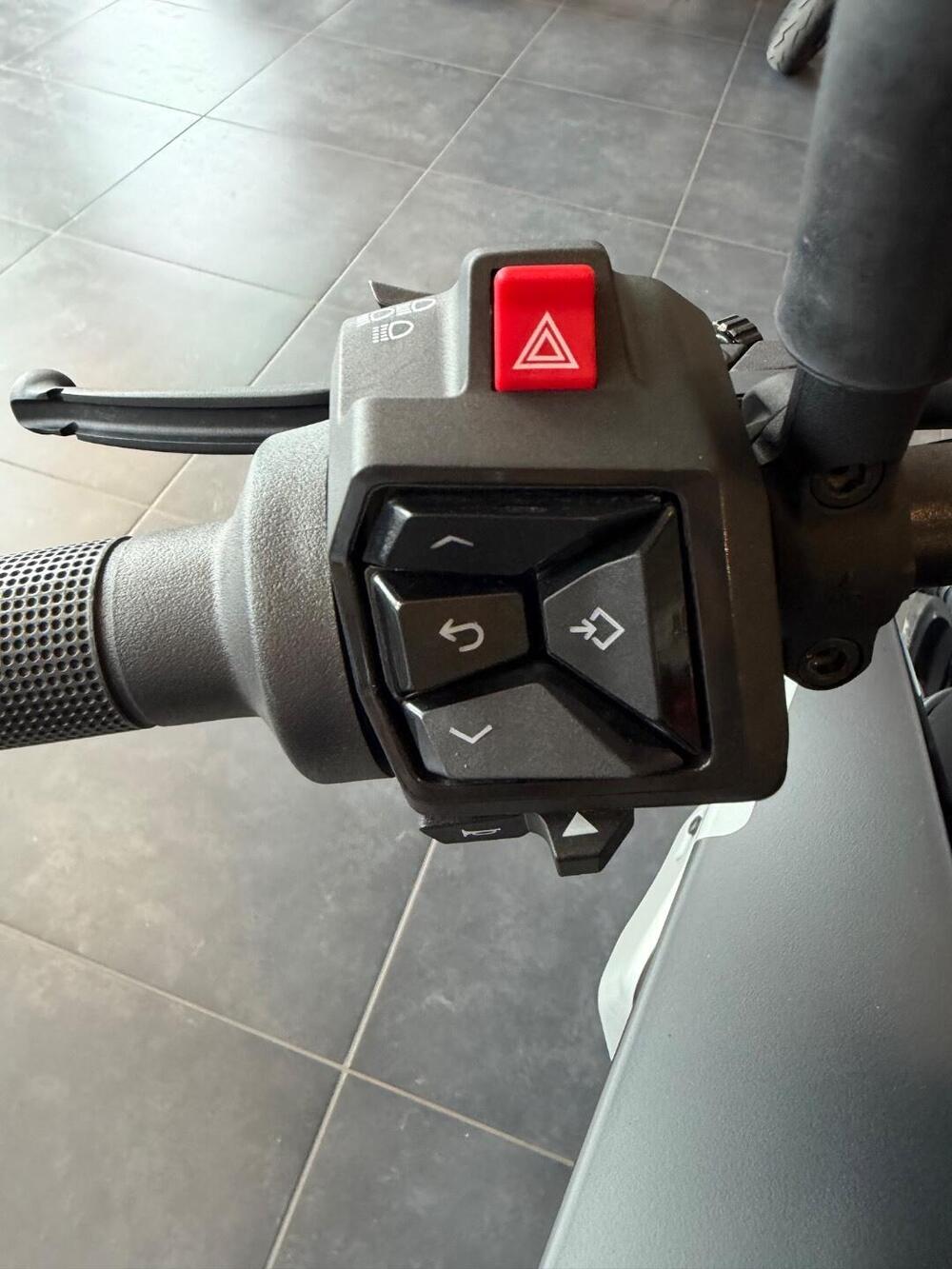 Husqvarna Svartpilen 801 (2024 - 26) (11)